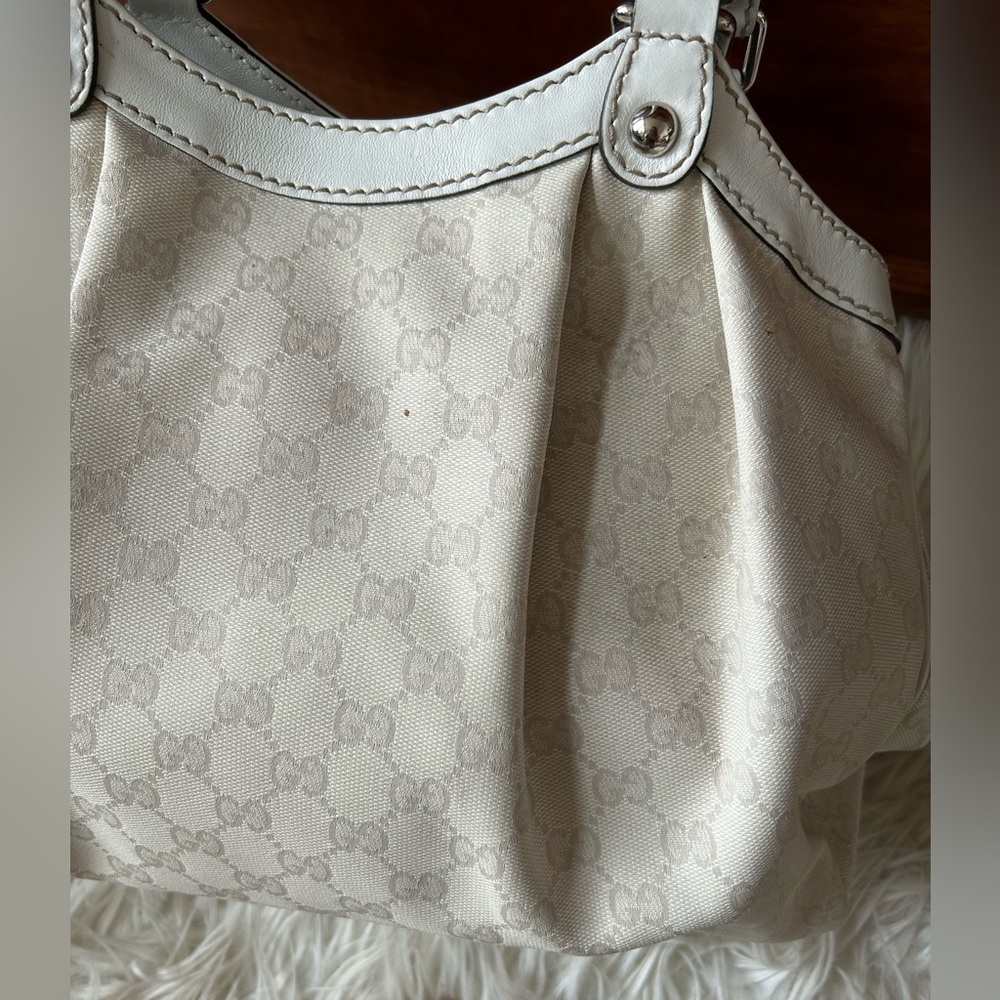Gucci Handbag - Picture 3 of 9